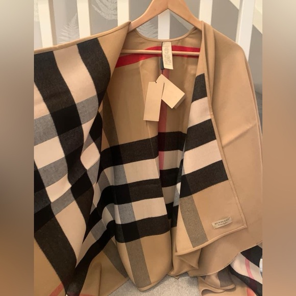 Burberry Charlotte Cape in Camel - Picture 2 of 6